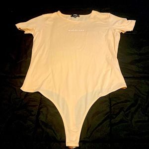 Misguided short sleeve bodysuit lt nude/peach women’s 14